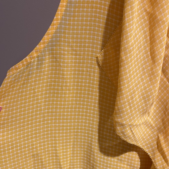 Size Small Ann Taylor summer top, yellow, light and airy - Picture 2 of 4